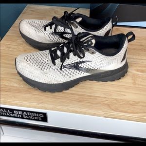 Brooks shoes